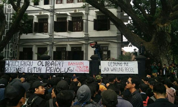 Aksi Mosi Tidak Percaya: Bersatu menuntut ketidakadilan