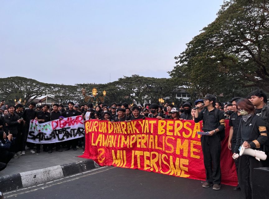 500 Massa Gelar Aksi dan Membelakangi Balai Kota, Simbol Ketidakpercayaan terhadap Pemerintah